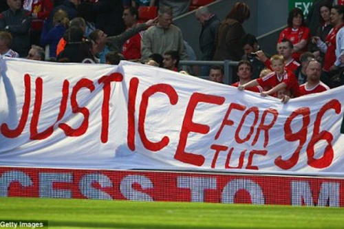  CĐV Man United bị fan Liverpool dọa giết