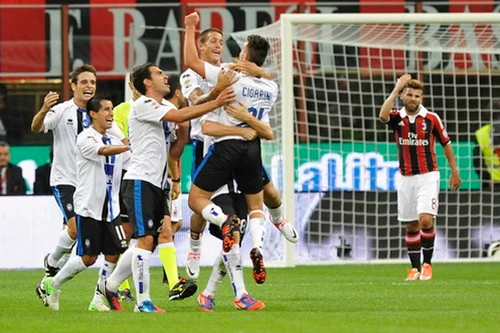 AC Milan bị hạ nhục tại San Siro