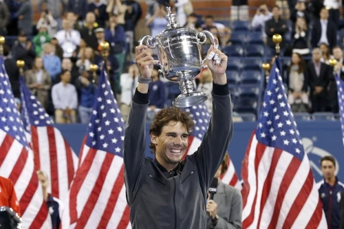 Nadal lên ngôi sau màn trình diễn siêu đẳng