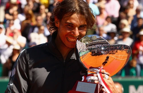 Nadal vẫn là vua sân đất nện