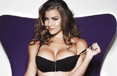 Bồ cũ Giggs sẽ đóng "cảnh nóng"?