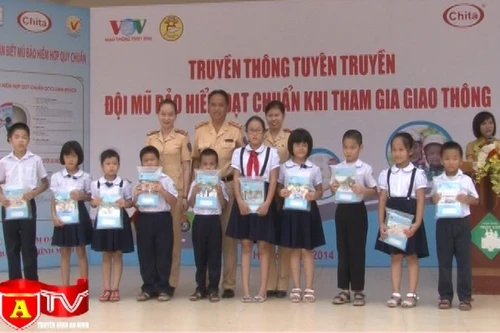 Tuyên truyền Luật Giao thông cho học sinh tiểu học