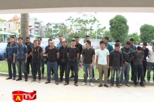 Ngăn chặn vụ hàng chục đối tượng mang dao kiếm thanh toán nhau