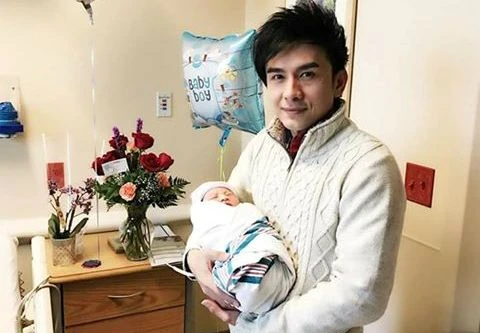 Con trai đầu lòng của ca sĩ Đan Trường vừa chào đời tại Mỹ