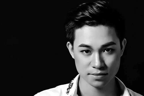 Những điều ít biết về thí sinh có giọng hát "phi giới tính" khiến các HLV "The Voice" phát "cuồng"