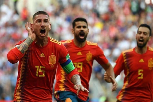 [ẢNH] Ramos bị chế giễu vì màn ăn mừng bàn đá phản lưới nhà của Nga