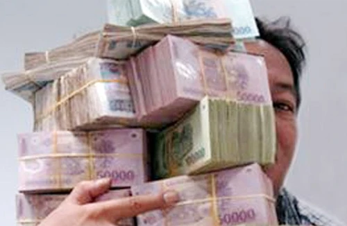 Tăng trưởng tín dụng 12% năm 2013: Vì nền kinh tế hay vì thành tích?