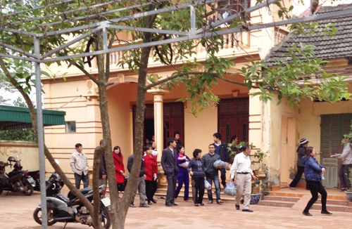 “Thần y” vẫn... lộng hành