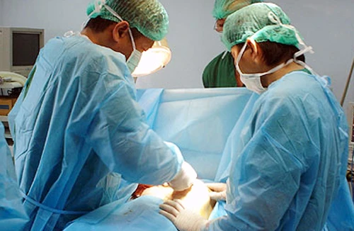 “Tôi bị chồng bỏ vì phẫu thuật ngực”