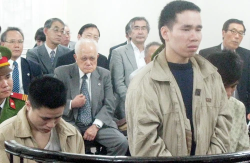 Chém đồng nghiệp hút chết vì tranh giành bạn gái