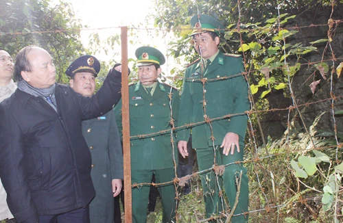 Xử lý nghiêm khắc cán bộ tiếp tay buôn lậu