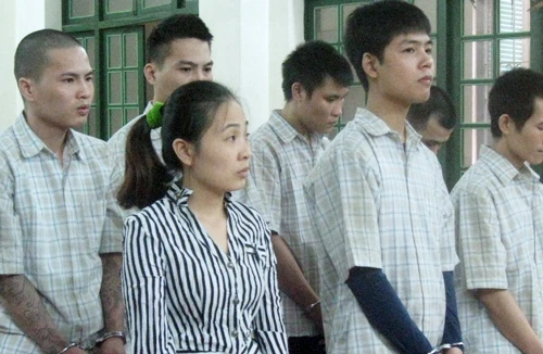 Lật mặt đám “bảo kê” ở chợ Long Biên 