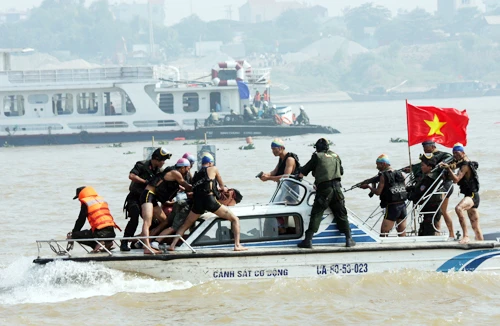 Công an và Quân đội luôn đồng tâm hiệp lực