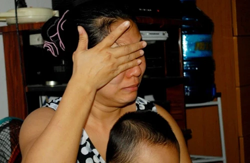 Thư gửi ông Bộ trưởng Bộ Giáo dục - Đào tạo và nước mắt người mẹ