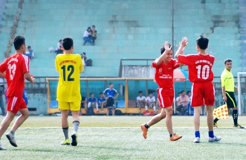 Nghẹt thở đến phút chót