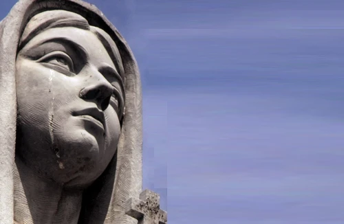 Phật Quan âm khóc ở Tiền Giang có liên quan đến vụ cháy chợ Thạnh Trị hay không?