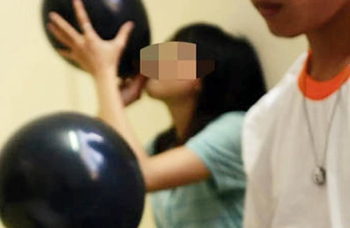 Đã đến lúc đưa "khí gây cười" vào danh mục cấm mua bán tự do