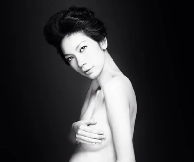 Siêu mẫu Xuân Lan nude… 100%