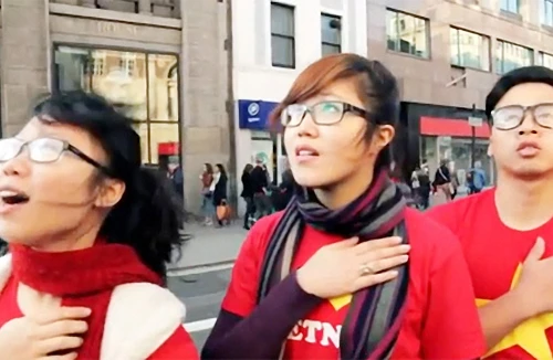 Hát Quốc ca là yêu nước