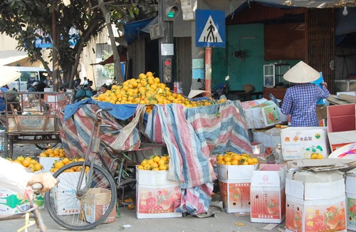 Rau quả Trung Quốc ồ ạt đổ về các chợ