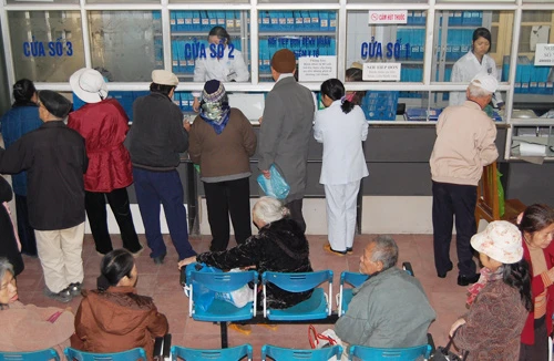 Người già, trẻ nhỏ nhập viện ồ ạt vì giá rét