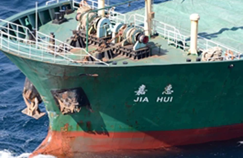 Nhật Bản bắt giữ thủy thủ vụ lật tàu