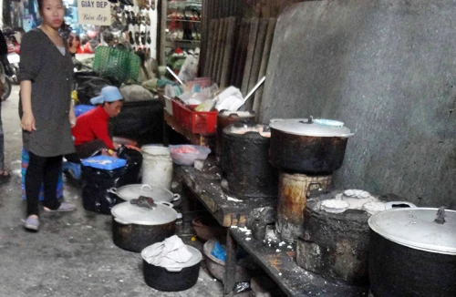 35,7 tỷ đồng làm “sạch” thức ăn đường phố