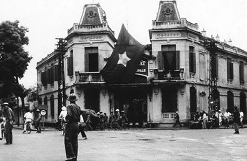 Hà Nội trước giờ tiếp quản