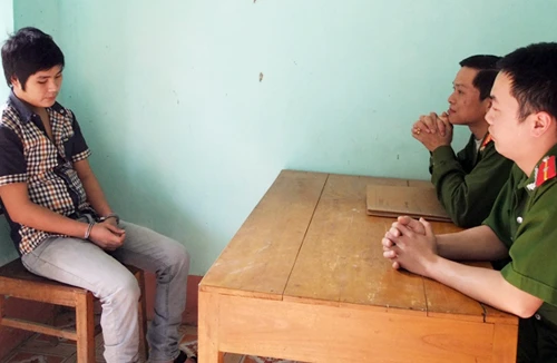 Tên trộm táo tợn