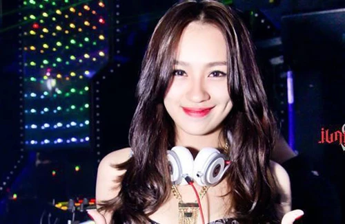 DJ nữ tại các quán bar - nghề gắn mác hư hỏng?