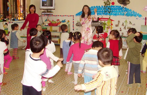 Giao mầm non công “cõng” tư thục