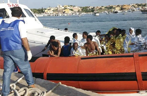 Chìm tàu ngoài khơi Italia, 94 người tị nạn thiệt mạng