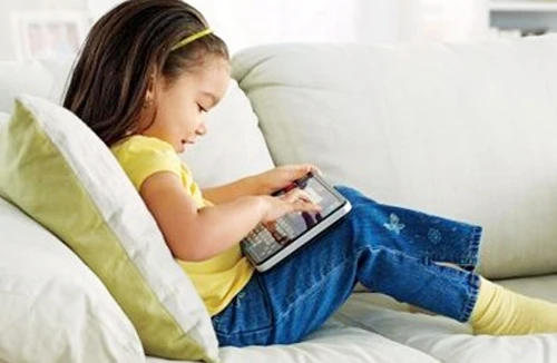 Thiết bị điện tử không thể là “bảo mẫu”