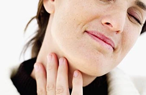 9 cách giảm đau họng hiệu quả