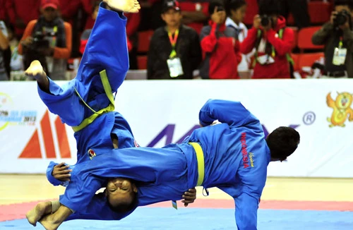 Mừng vì đối thủ... mạnh lên