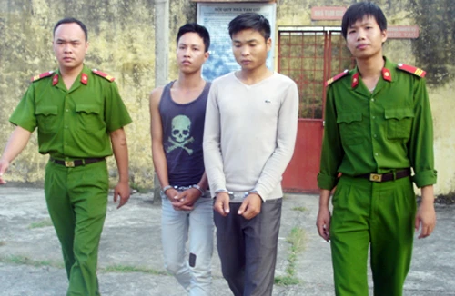 Cướp bỏ xe chạy lấy người