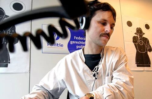 Thám tử khiếm thị nhận diện giọng nói, phá vụ án hiếp nữ sinh, giết người phi tang