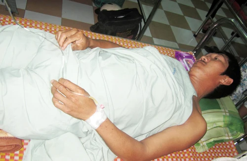 Nổi cơn cuồng ghen, người vợ “hoạn thư” nhẫn tâm đâm chồng suýt chết