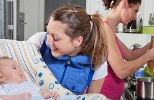 Khi trẻ chỉ yêu... người giúp việc