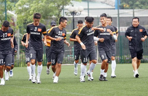 Tuyển U23 rối tung vì... VFF 