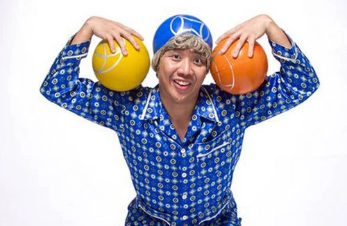 Trấn Thành “cười đủ kiểu”