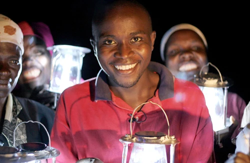 “Ánh sáng tốt” cho người nghèo 