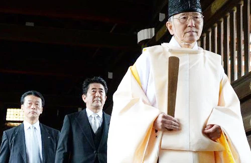 Thủ tướng Nhật Bản viếng đền Yasukuni