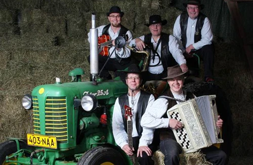 Khiêu vũ cùng ban nhạc Phần Lan