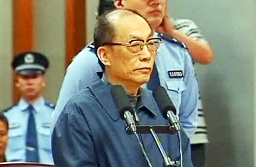 Quyết liệt với quan tham