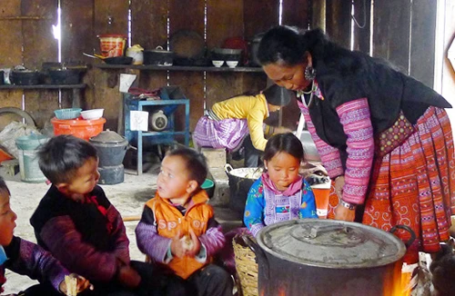 Rục rịch săn hàng “độc” đón Tết