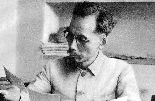 Câu đối Tết đầu tiên của Bác Hồ viết sau Cách mạng tháng Tám