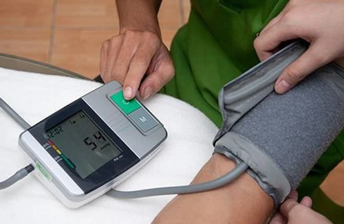 Tự mua, sử dụng thiết bị y tế tại nhà: Lợi bất cập hại