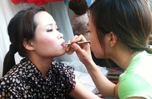 Cho thuê bộ phận cơ thể: Thu nhập cao, rủi ro lớn