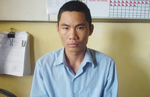 Khởi tố người cha tàn ác